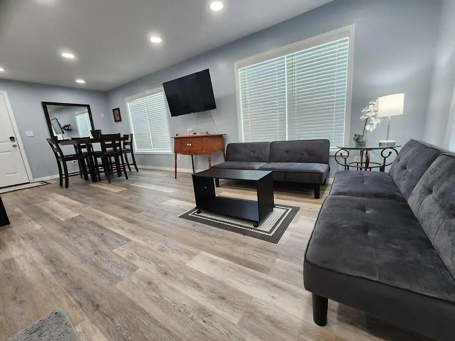 Studio Grande Lakeland
