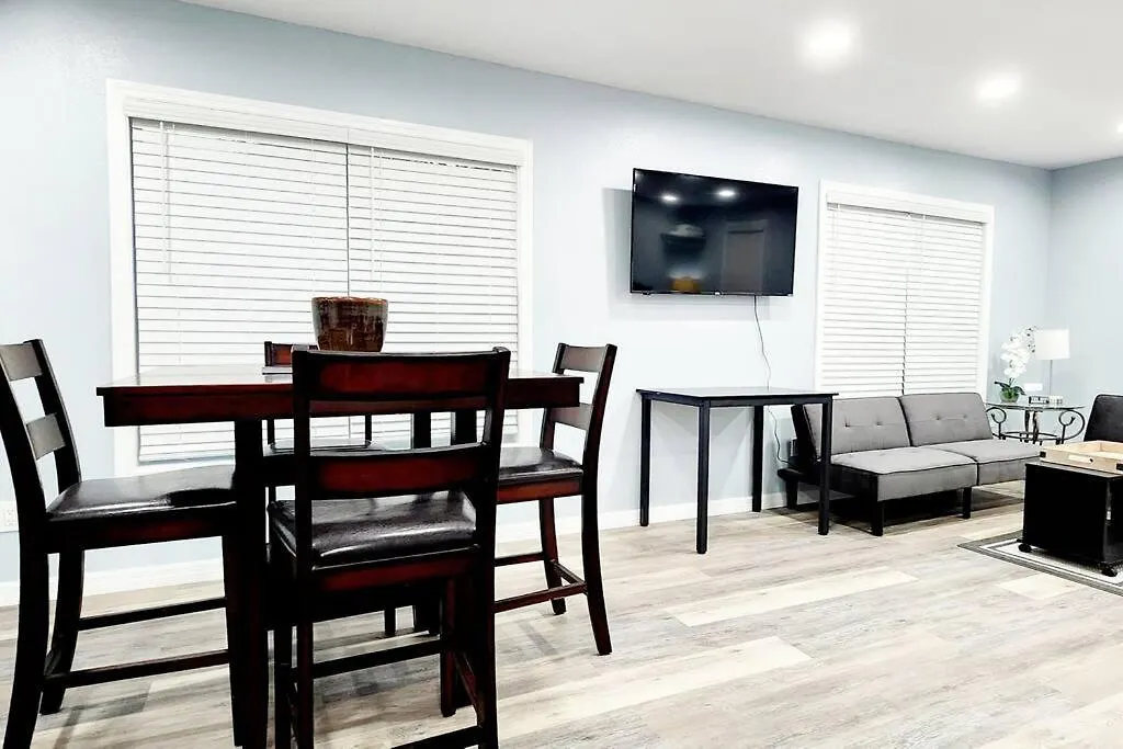 Studio Grande Lakeland Apartment